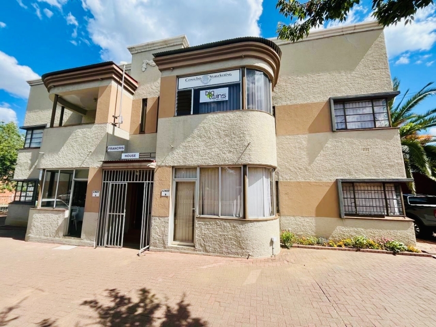 9 Bedroom Property for Sale in Bloemfontein Free State